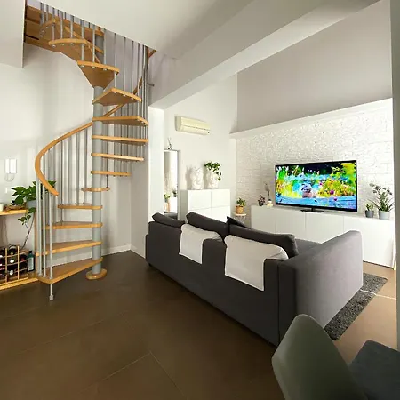 Apartment Fly Katane